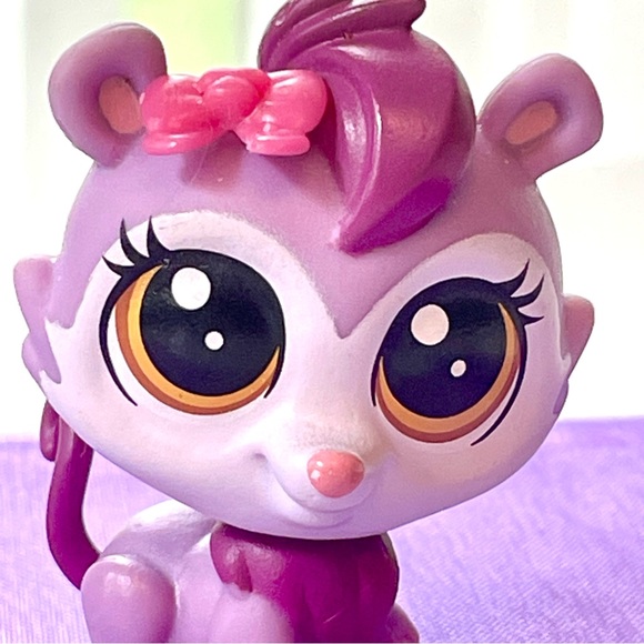 LPS AUTHENTIC Littlest Pet Shop Pets In The City Mellowy Lilacs - Picture 5 of 7